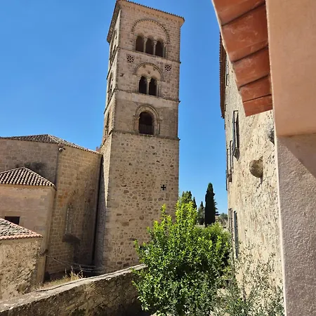 Grupo Garcia De Paredes Turisticos Apartment