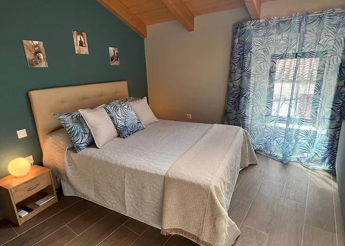 Grupo Garcia De Paredes Turisticos *