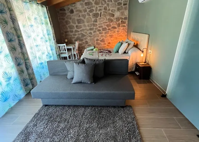 Grupo Garcia De Paredes Turisticos * Trujillo