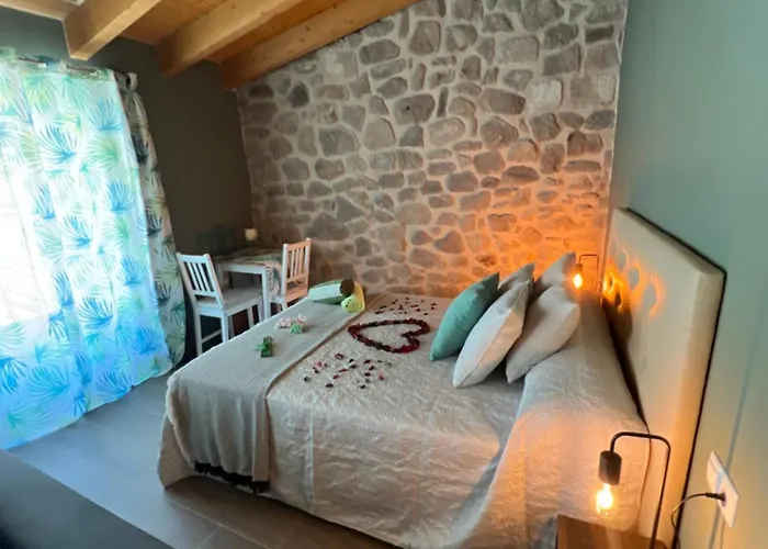 Grupo Garcia De Paredes Turisticos *